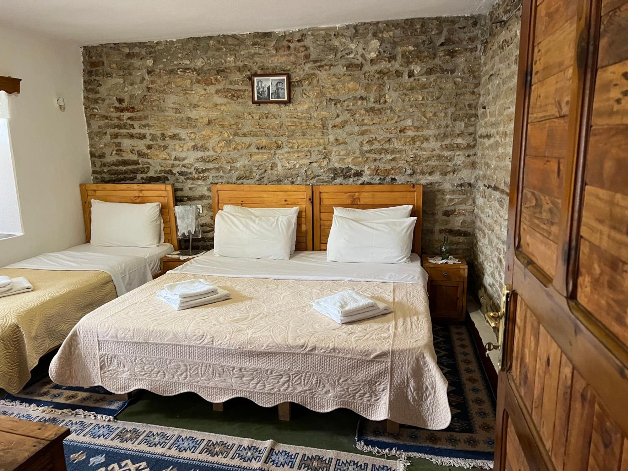 Guest House Salaria Gjirokastër Eksteriør billede