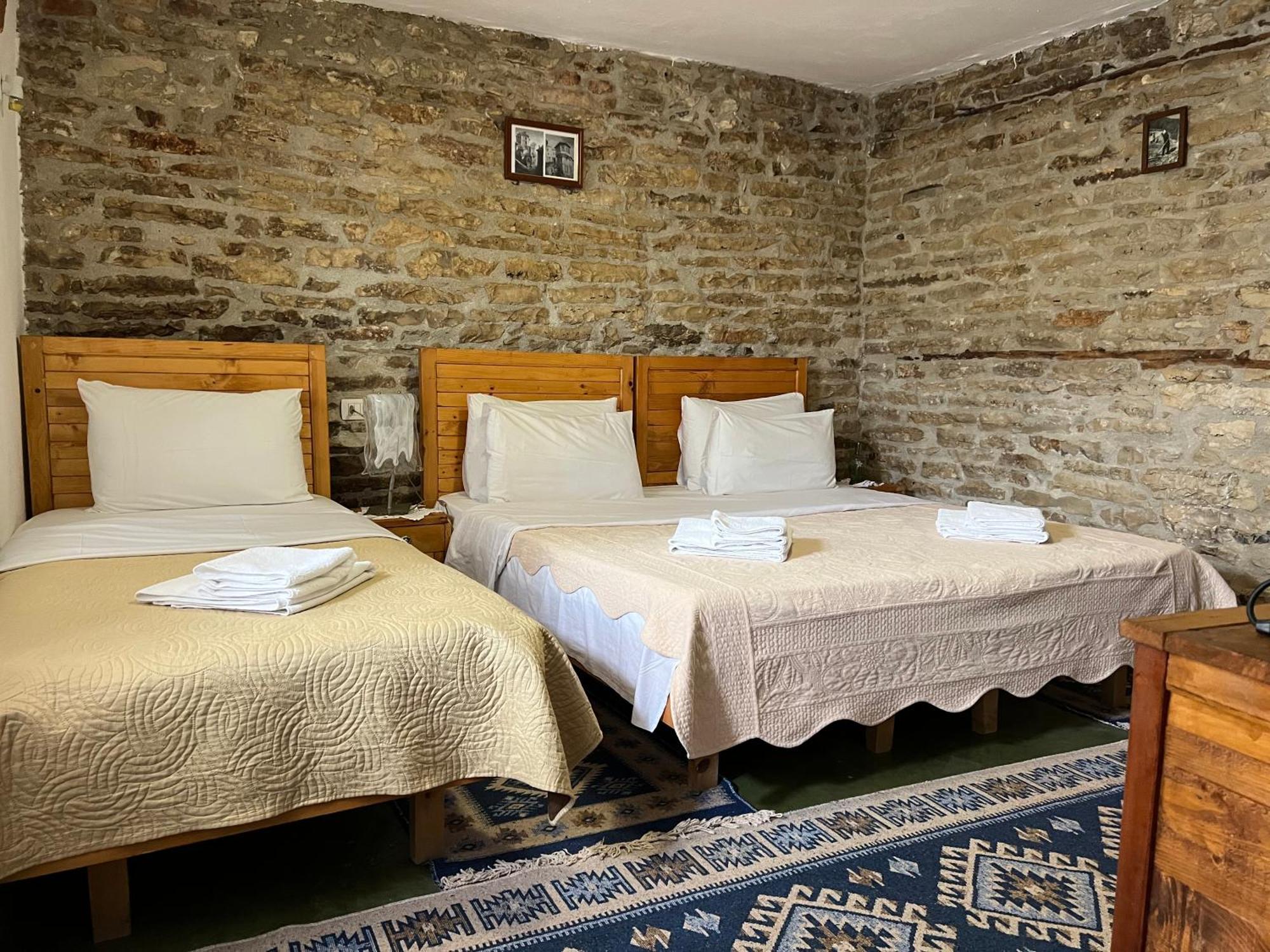Guest House Salaria Gjirokastër Eksteriør billede