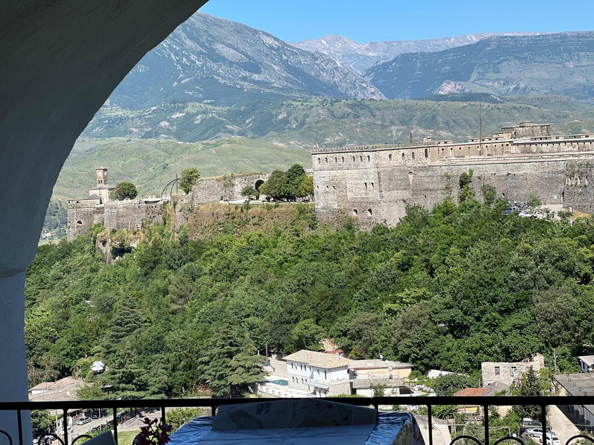 Guest House Salaria Gjirokastër Eksteriør billede