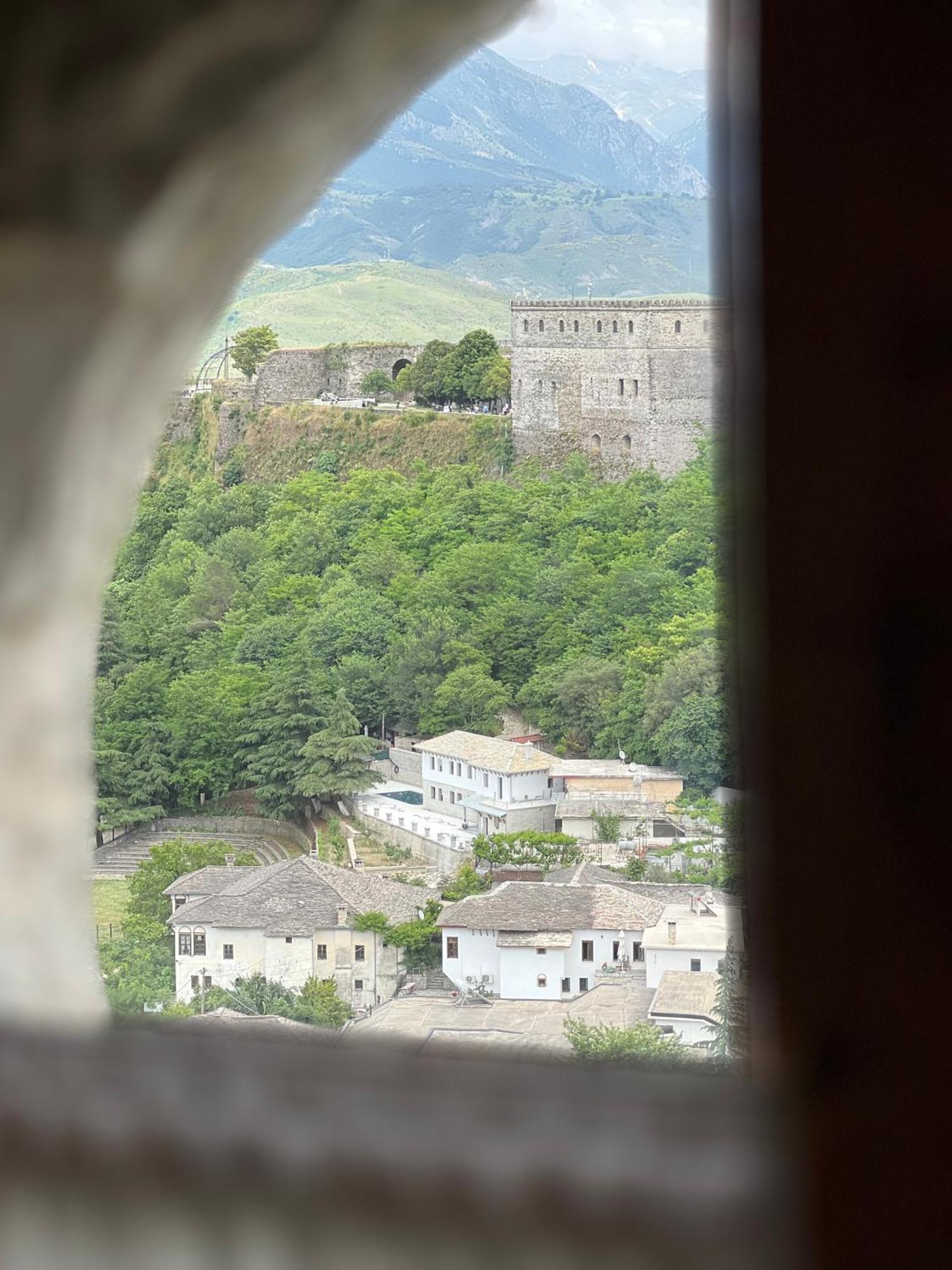 Guest House Salaria Gjirokastër Eksteriør billede