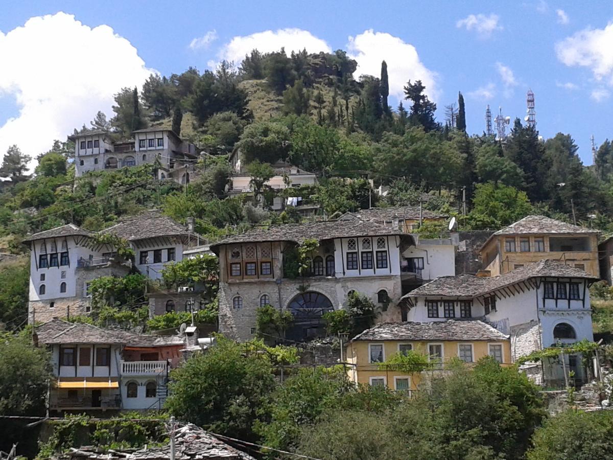 Guest House Salaria Gjirokastër Eksteriør billede