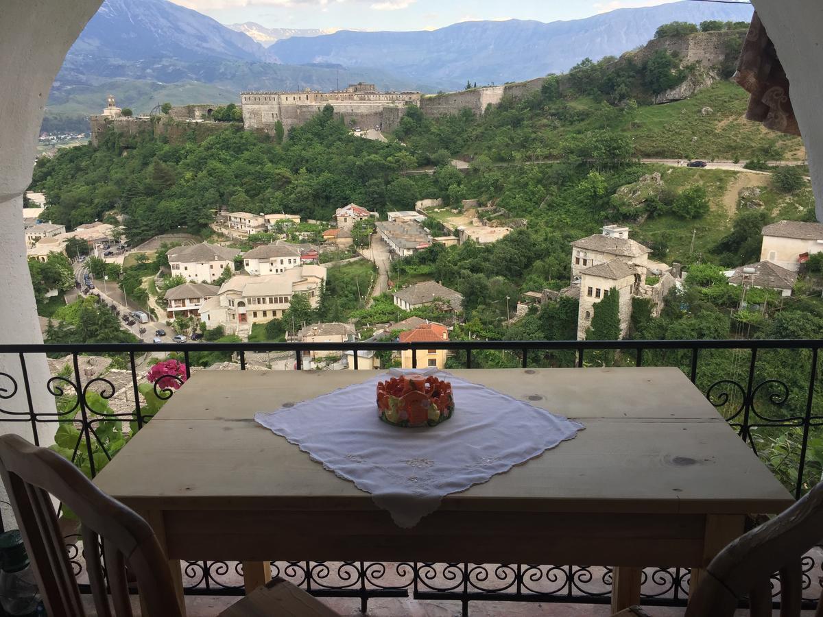 Guest House Salaria Gjirokastër Eksteriør billede