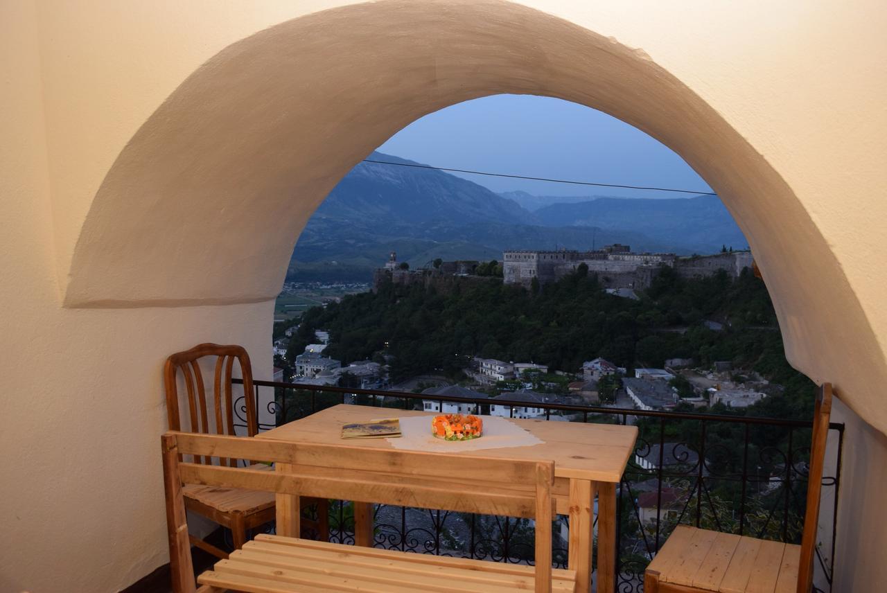 Guest House Salaria Gjirokastër Eksteriør billede